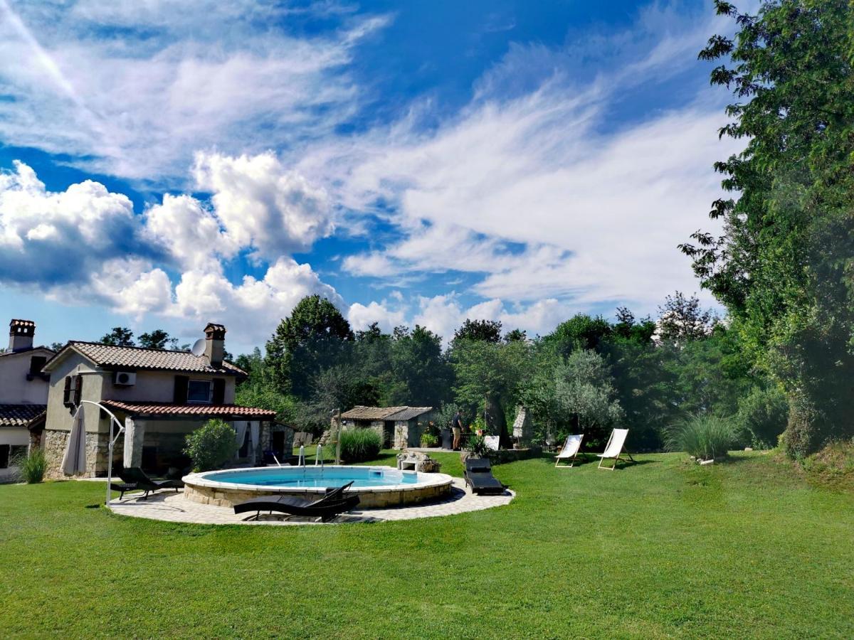 Nedeščina Holiday House Vuki מראה חיצוני תמונה