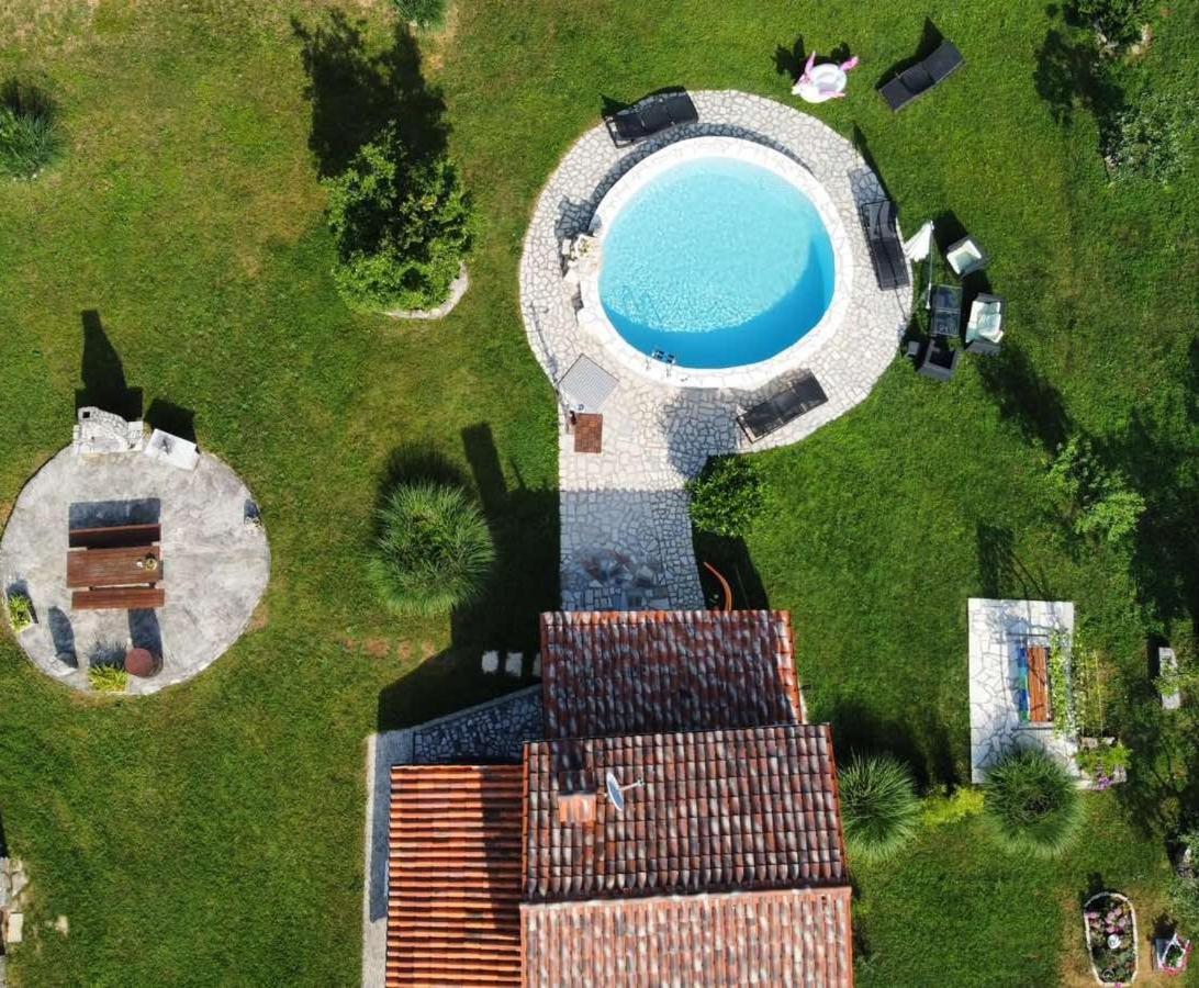 Nedeščina Holiday House Vuki מראה חיצוני תמונה
