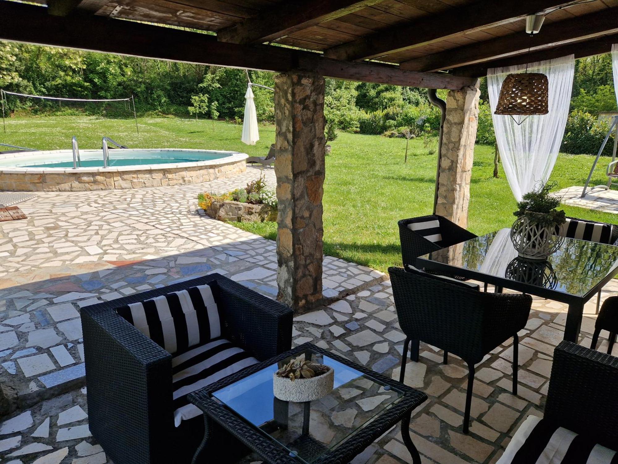 Nedeščina Holiday House Vuki מראה חיצוני תמונה