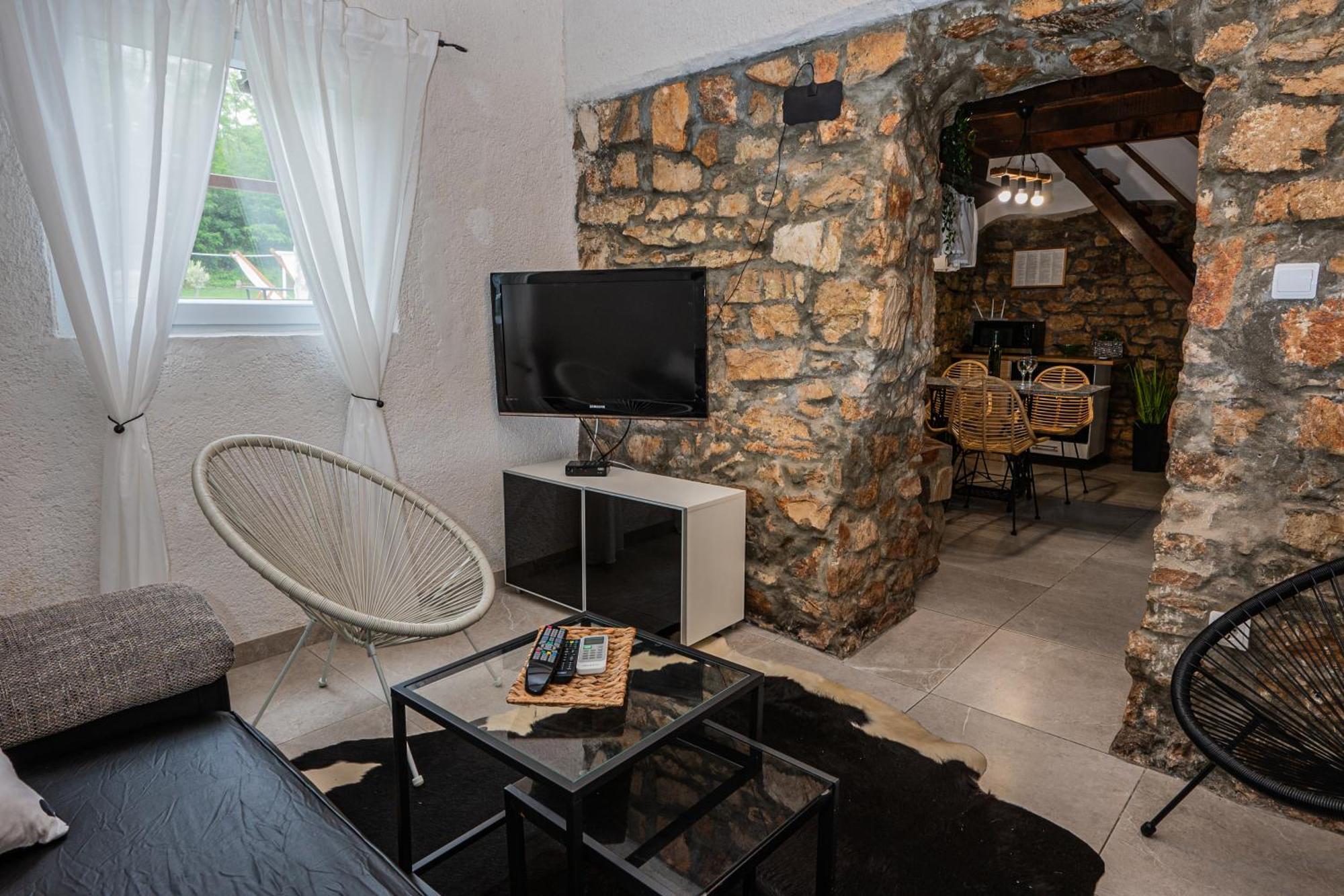 Nedeščina Holiday House Vuki מראה חיצוני תמונה