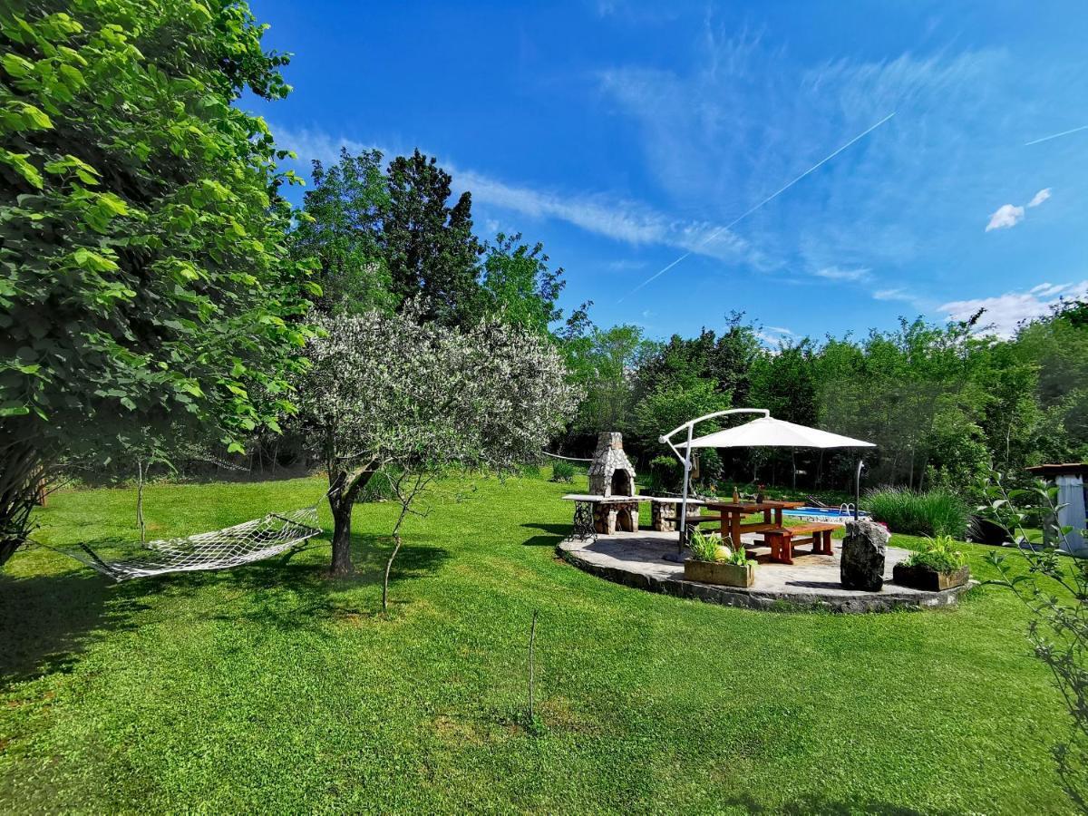 Nedeščina Holiday House Vuki מראה חיצוני תמונה